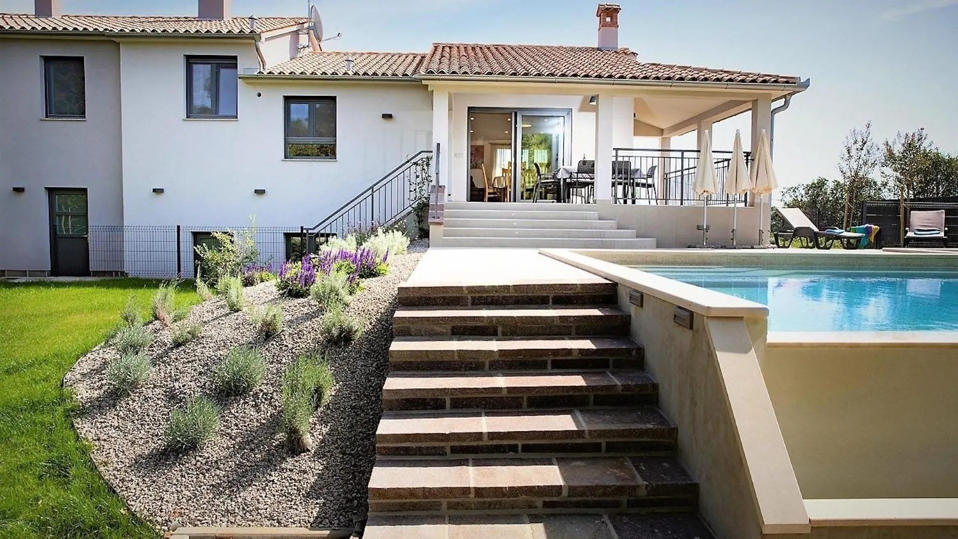 Ferienhaus Mit Privatpool Fuer 6 Personen Ca 160 Qm In Pula, Istrien Istrische Riviera 0*, Pula