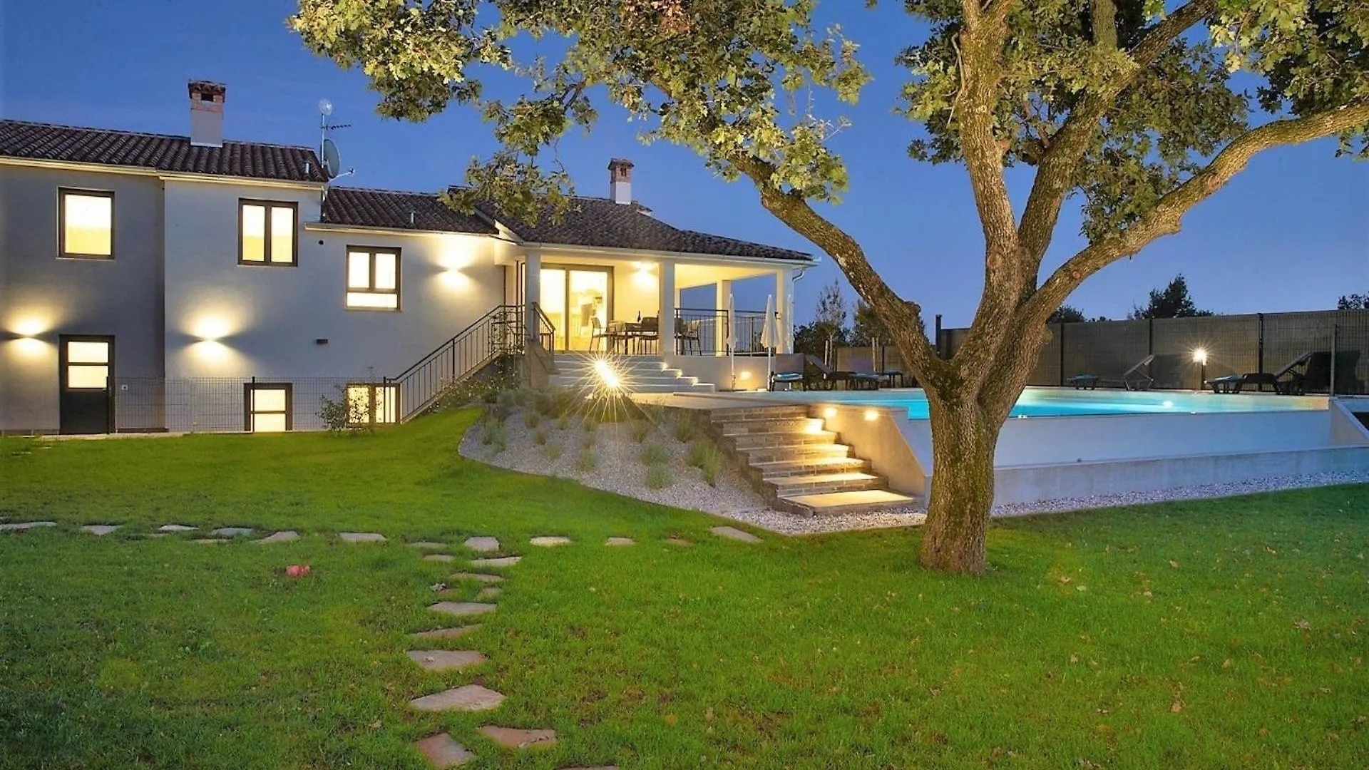 Ferienhaus Mit Privatpool Fuer 6 Personen Ca 160 Qm In Pula, Istrien Istrische Riviera